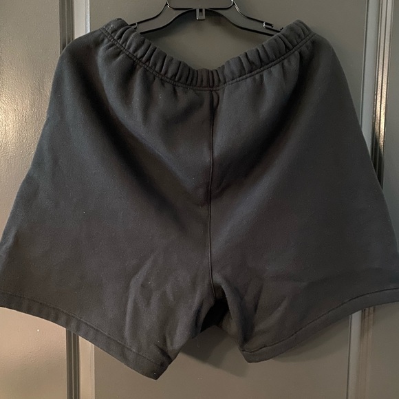 ESSENTIALS FEAR OF GOD STRETCH LIMO SWEAT-SHORTS 2022 - Picture 5 of 5